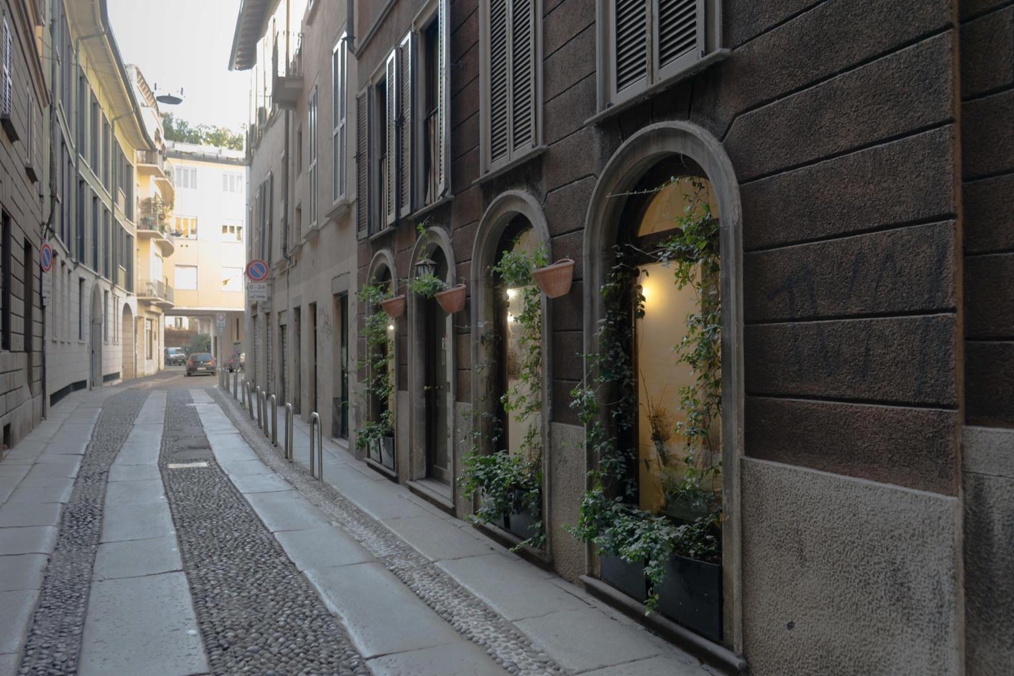 Disciplini Apartment A 5 Min Dal Duomo Milan Exterior photo